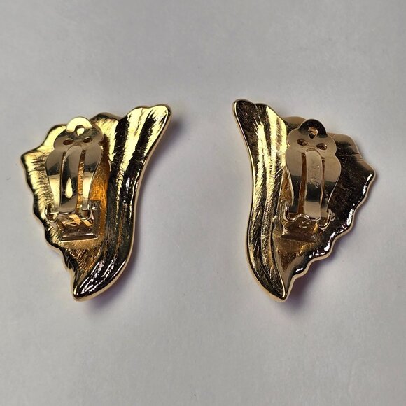 Vintage Trifari Earrings Clip On Red Gold Tone Wings 80s Glam Fashion Retro - Picture 7 of 13